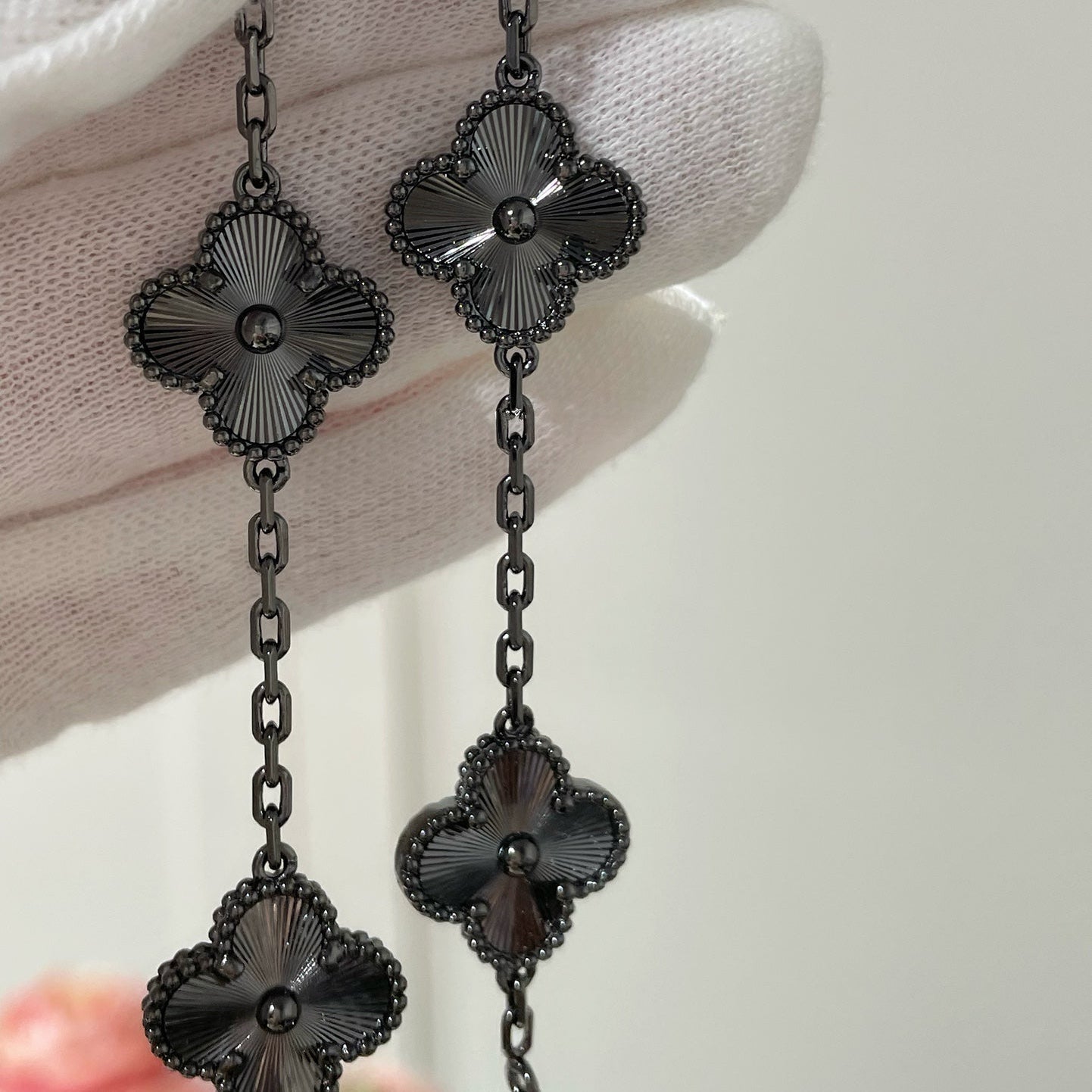 [Solara Jewelry]CLOVER 5 MOTIF BLACK BRACELET