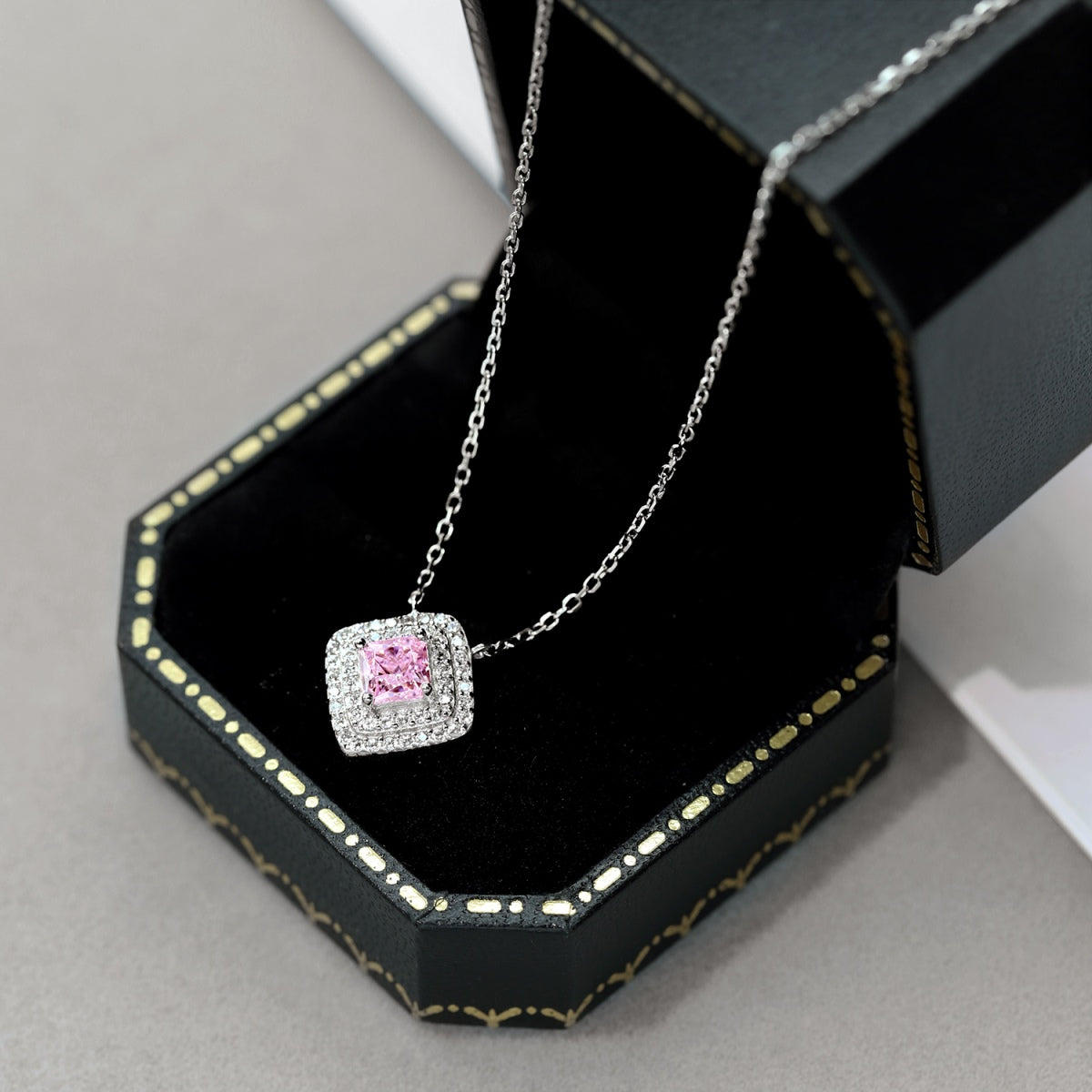 [Solara Jewelry]Sparkling Asscher Cut Necklace