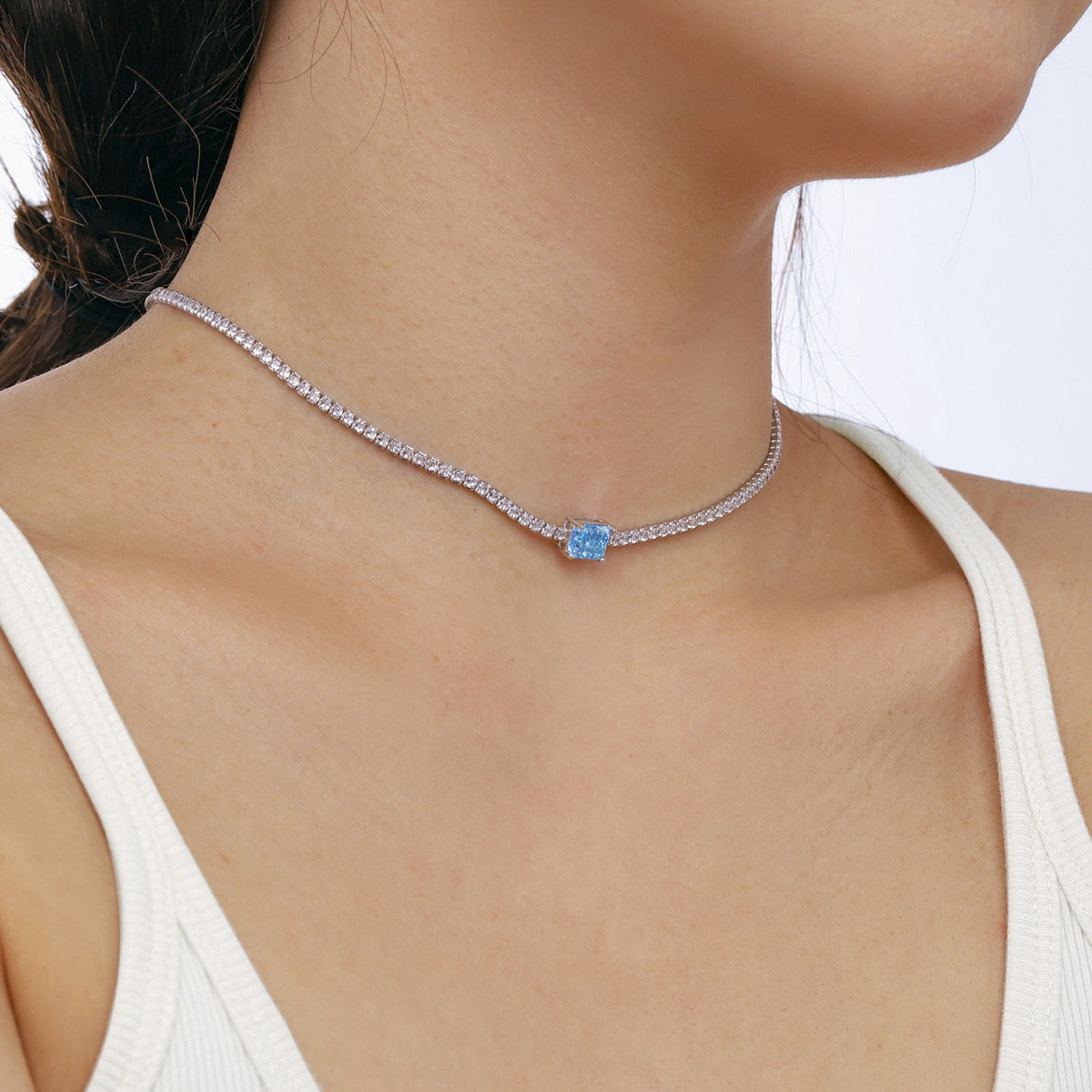 [Solara Jewelry]2.0 carat Ornate Emerald Cut Necklace