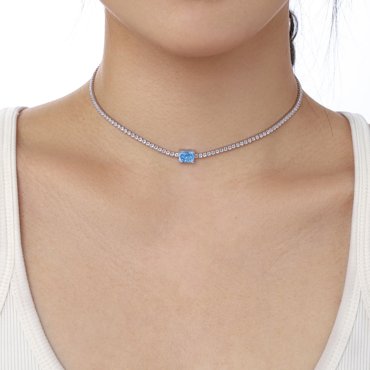 [Solara Jewelry]2.0 carat Ornate Emerald Cut Necklace