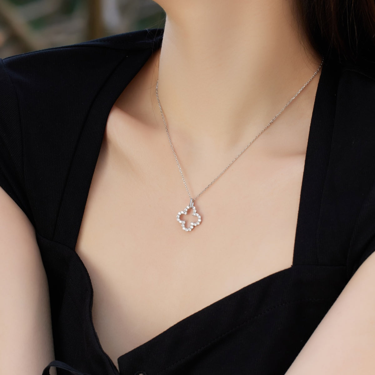 [Solara Jewelry]Four-Leaf Clover Hollow Design Exquisite Necklace