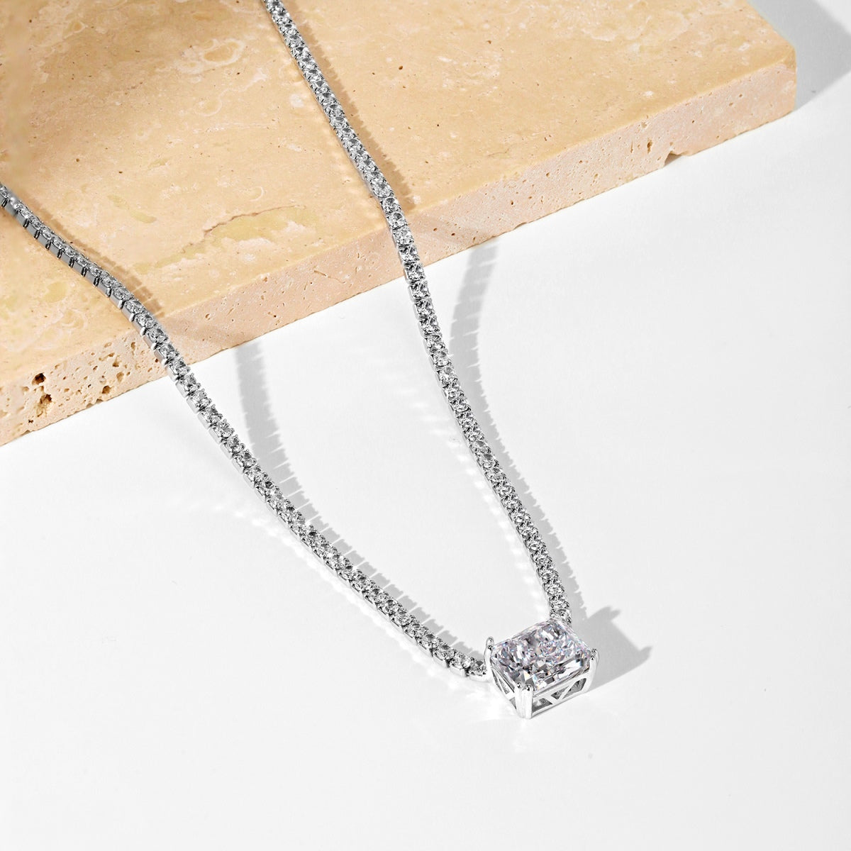 [Solara Jewelry]4.0 Carat Elegant Radiant Cut Necklace