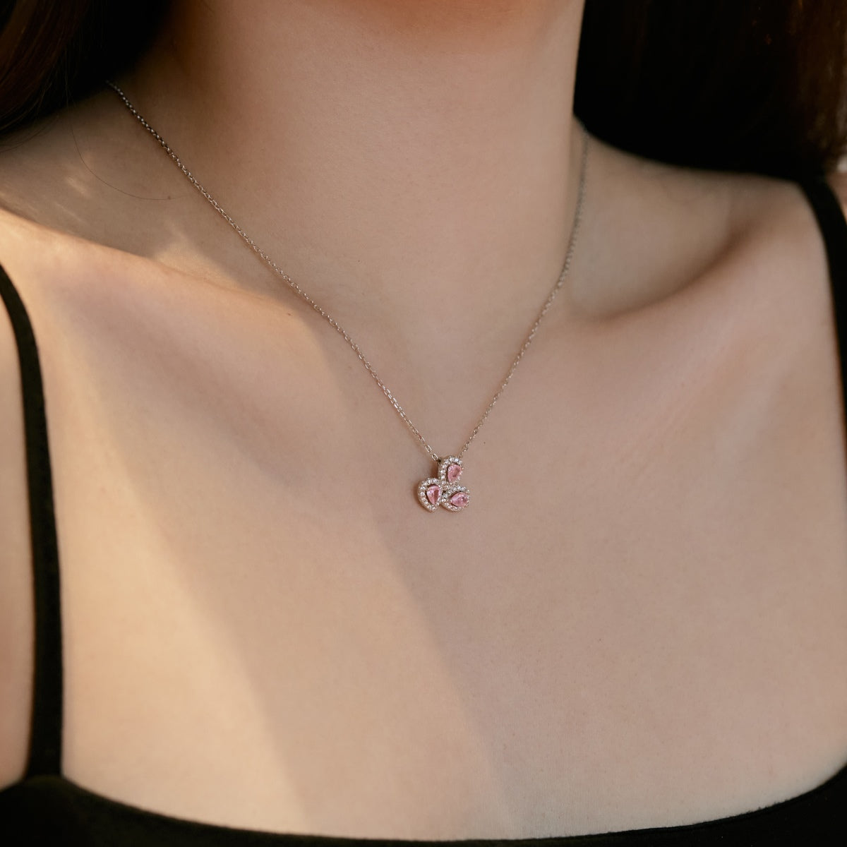 [Solara Jewelry]Elegant Flower Shape Pear Cut Necklace