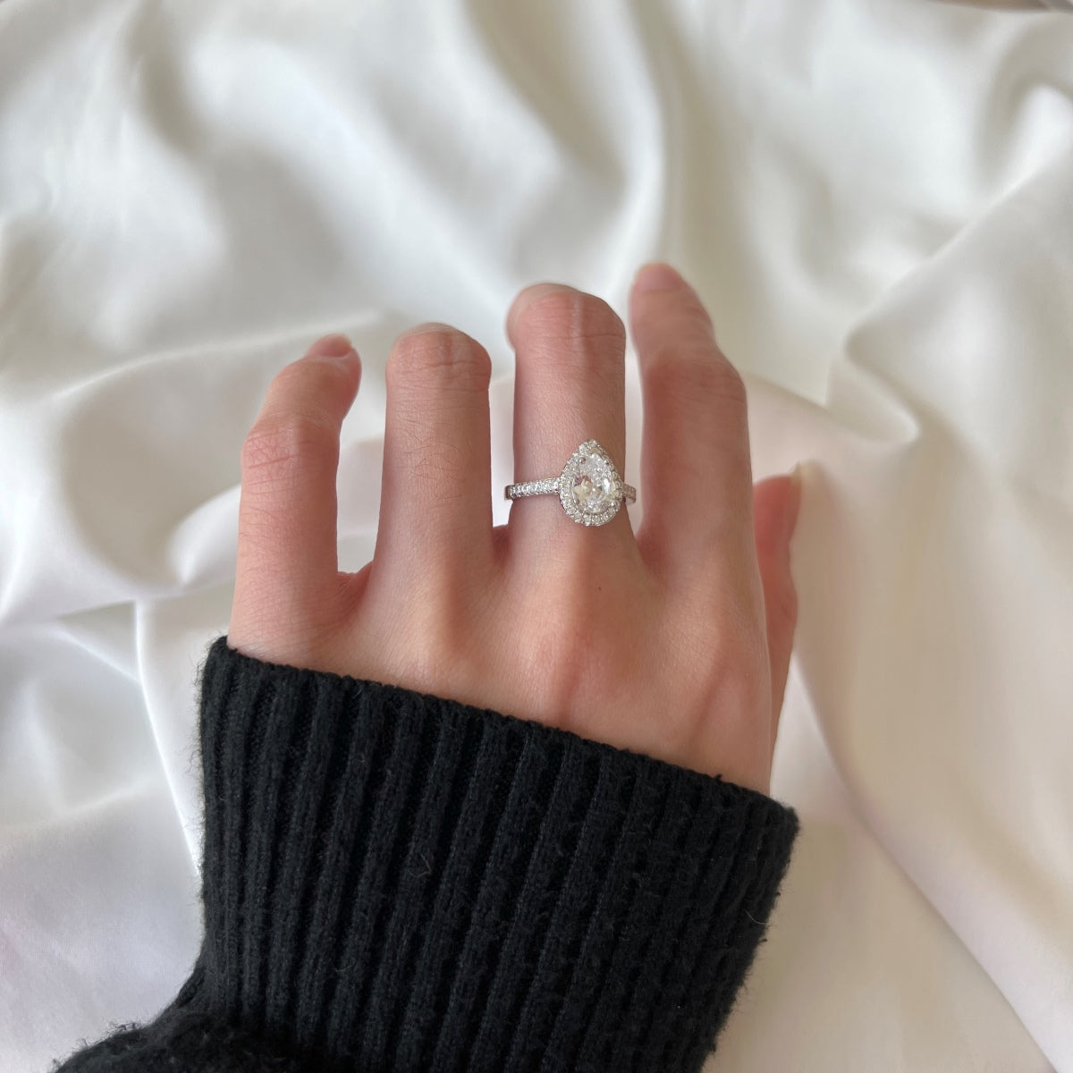 [Solara Jewelry]1.0 Carat Luxurious Resplendent Water Drop Shape Wedding Ring