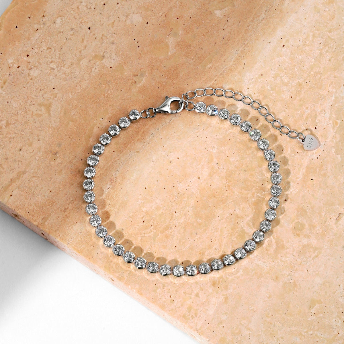 [Solara Jewelry]Ornate  Sparkling Round Cut Daily Bracelet