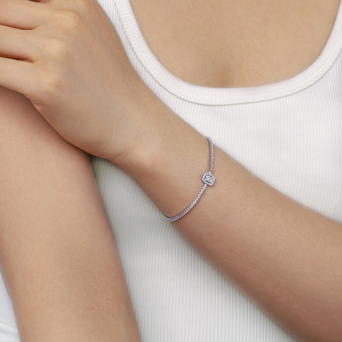 [Solara Jewelry]Luxurious Dazzling Square Shape Banquet Bracelet