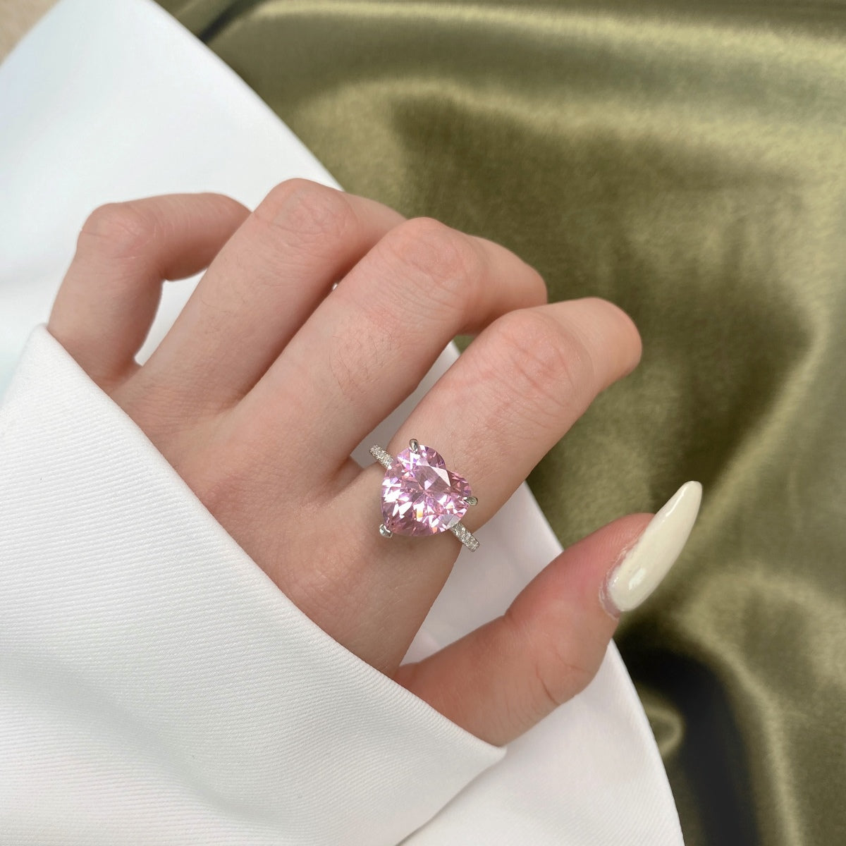 [Solara Jewelry]6.0 Carat Luxurious Sparkling Romantic Heart Cut Lover Ring