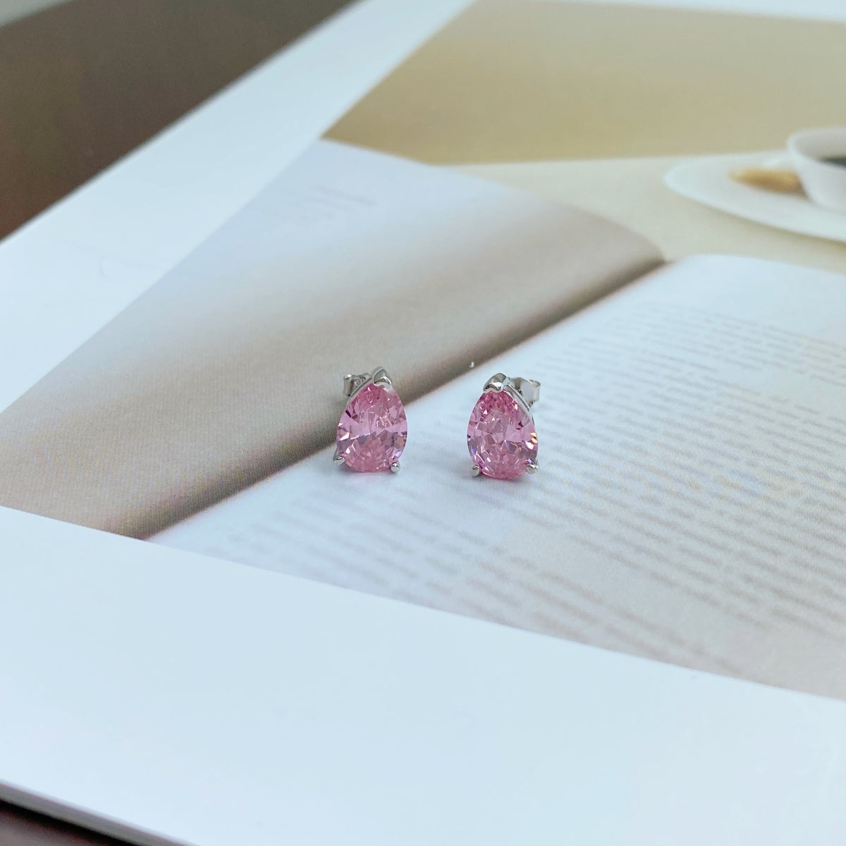 [Solara Jewelry]Ornate Water Drop Shape Earrings