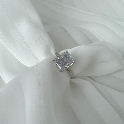 [Solara Jewelry]4.0 Carat Ornate Enchanting Radiand Cut Banquet Ring