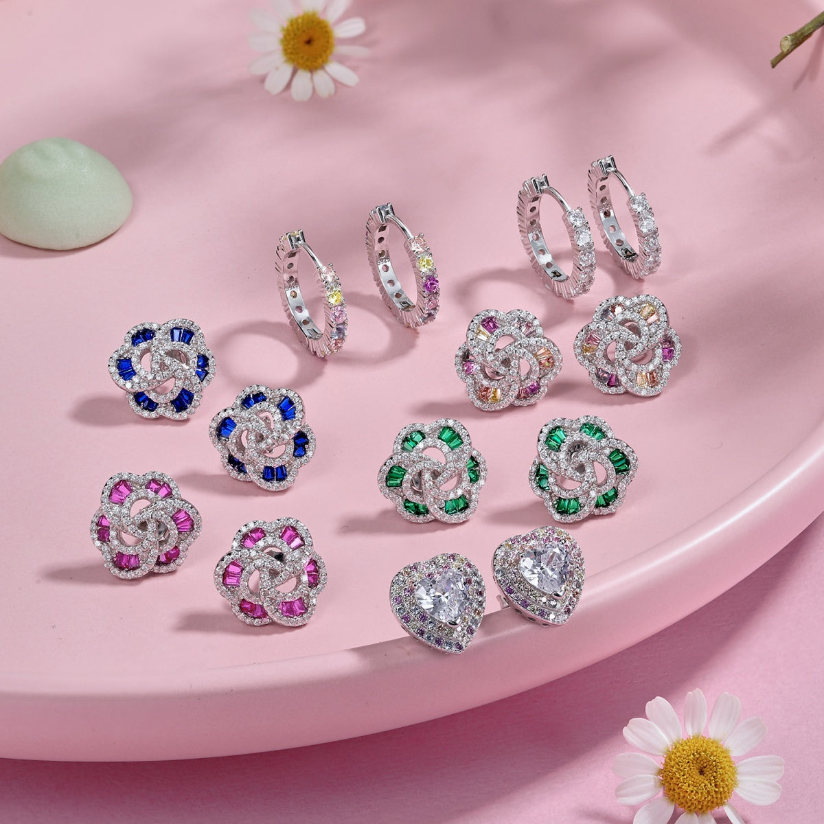 [Solara Jewelry]Exquisite Flower Shape Daily Earrings