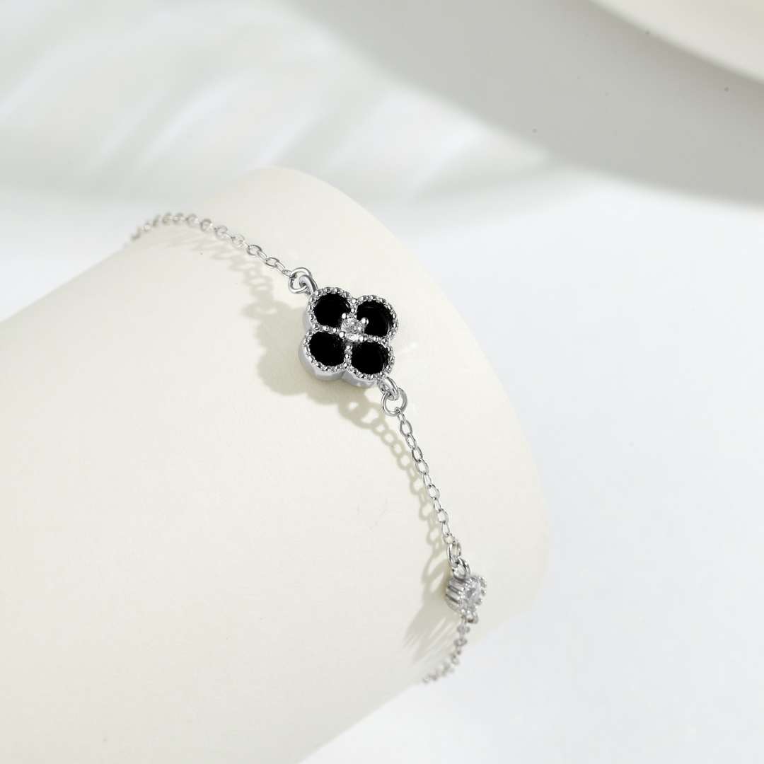 [Solara Jewelry]Delicate Four Leaf Clover Bracelet