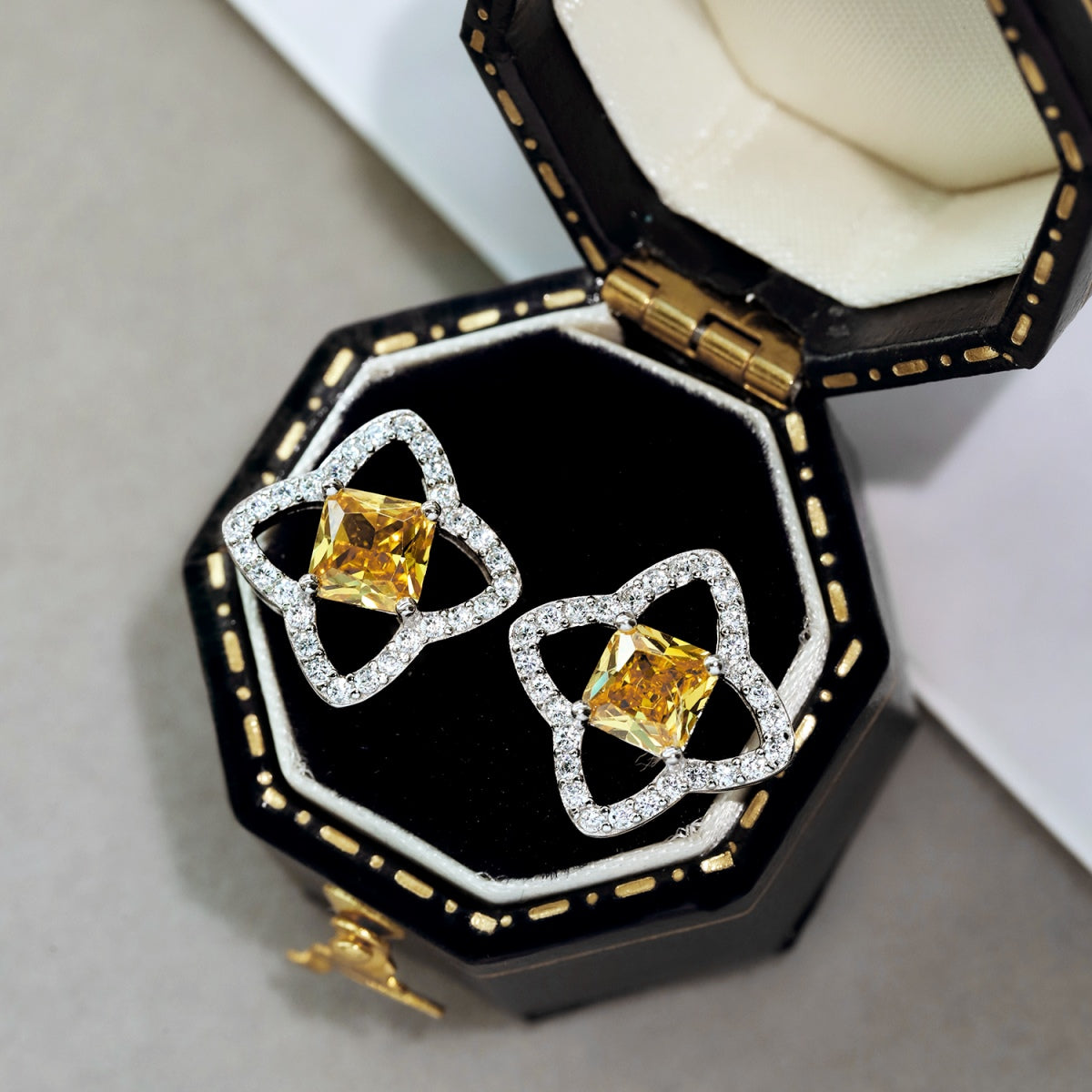 [Solara Jewelry]Elegant Star Shape Princess Cut Daily Earrings
