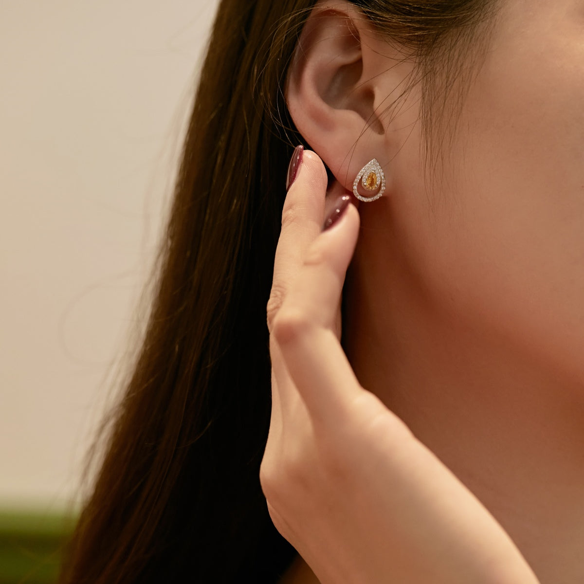 [Solara Jewelry]Sparkling Delicate Water Drop Shape Daily Earrings