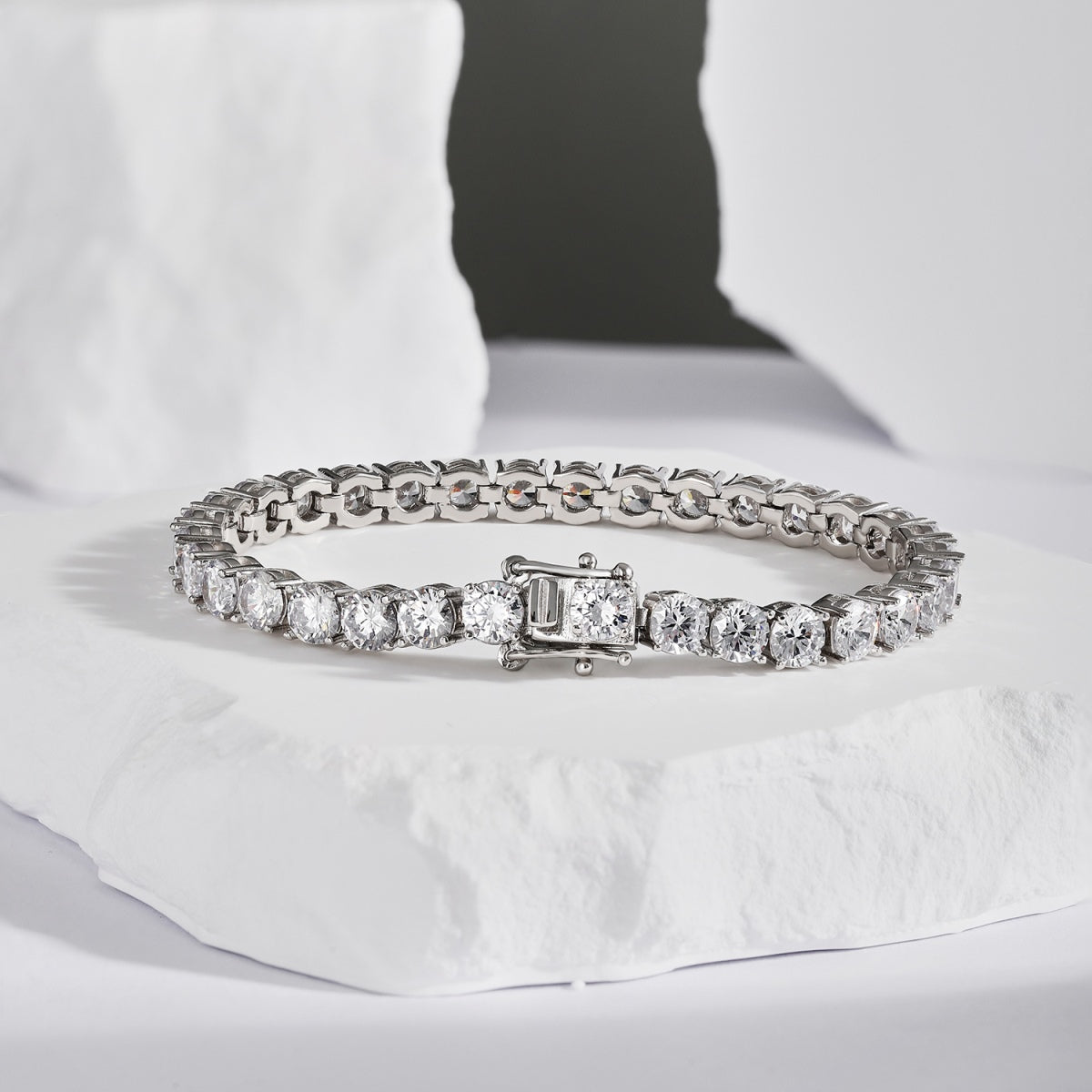 [Solara Jewelry]Ornate Sparkling Round Cut Wedding Bracelet