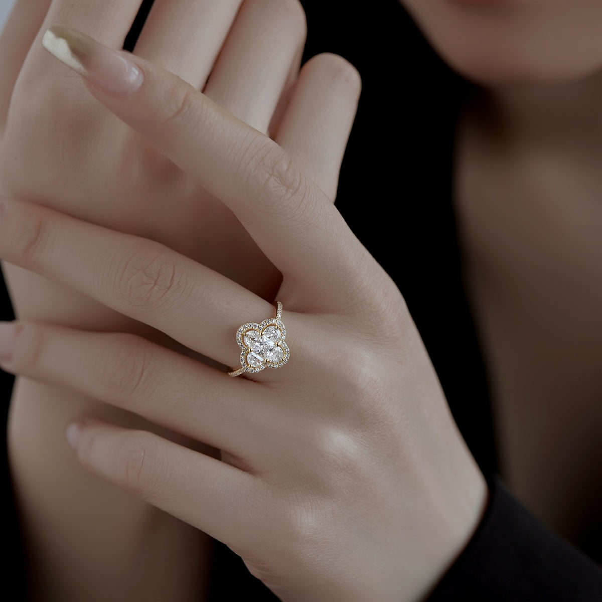 [Solara Jewelry]Luxurious Eternity Flower Shape Banquet Ring
