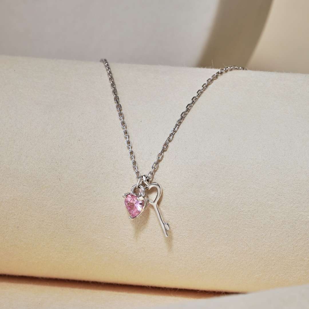 [Solara Jewelry]Unique Heart Shape Key Pendent Necklace