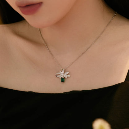 [Solara Jewelry]Luxurious Flower Shape Emerald Cut Necklace