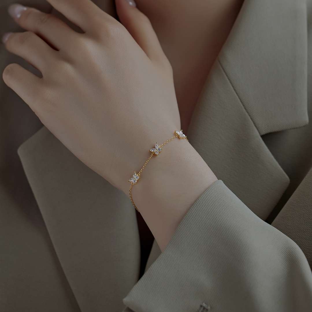 [Solara Jewelry]Radiant Butterfly Shape Necklace