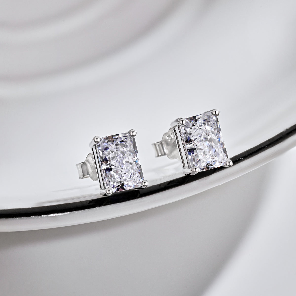 [Solara Jewelry]Radiant Luxurious Princess Cut Daily Earrings