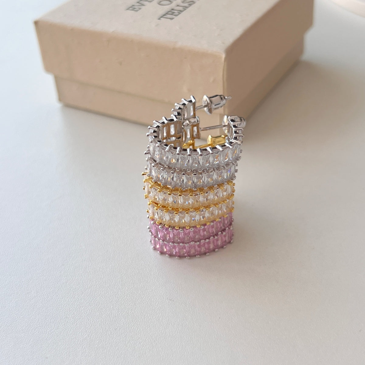 [Solara Jewelry]Radiant Heart Cutout Earrings