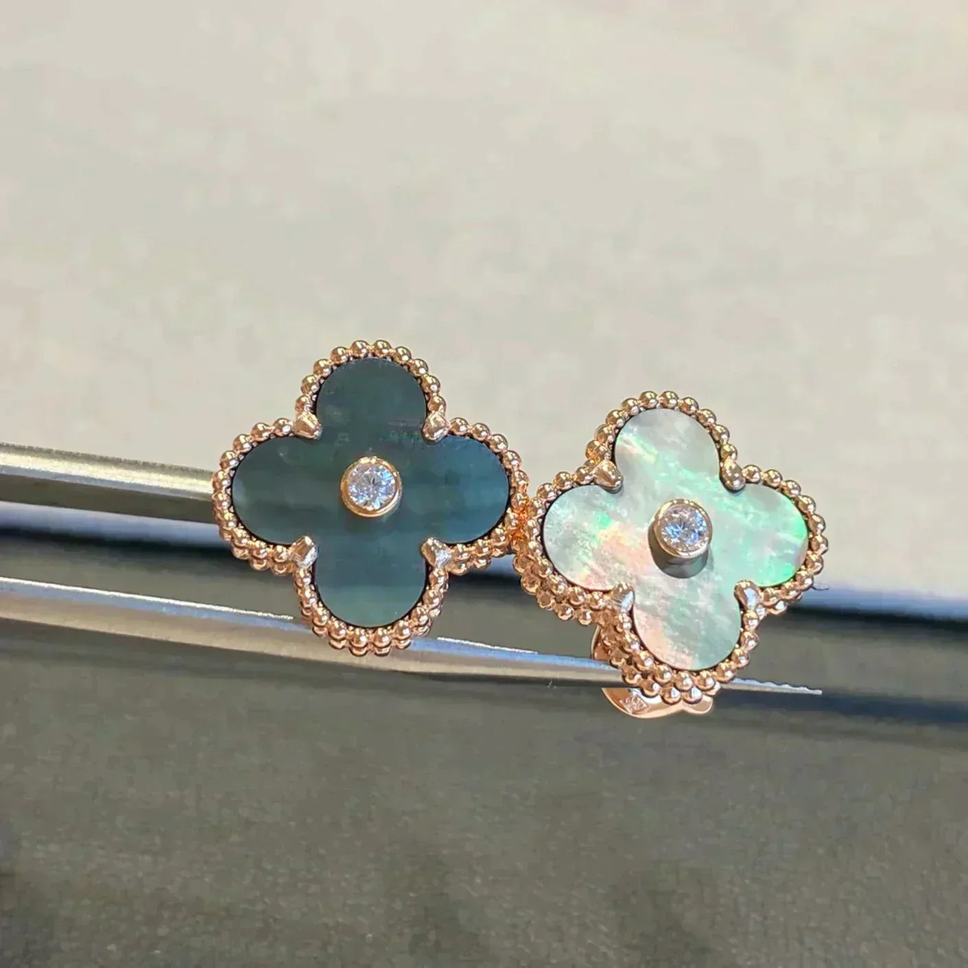 [Solara Jewelry]CLOVER MEDIUM 1 MOTIFS GRAY MOP  DIAMOND EARRINGS