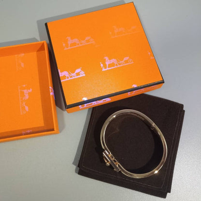 [Solara Jewelry]H GREY BRACELET