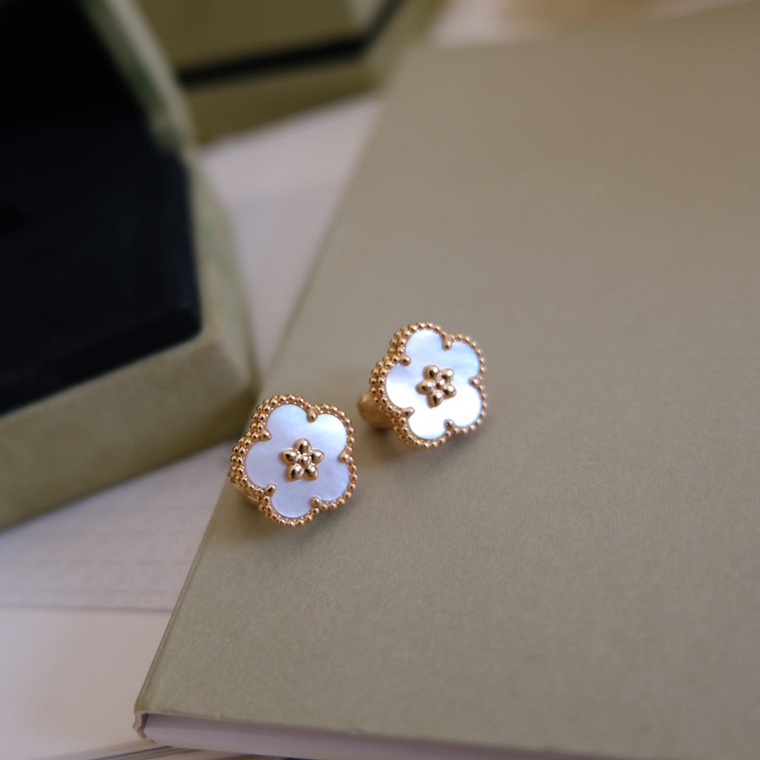 [Solara Jewelry]LUCKY WHITE MOP EARRINGS