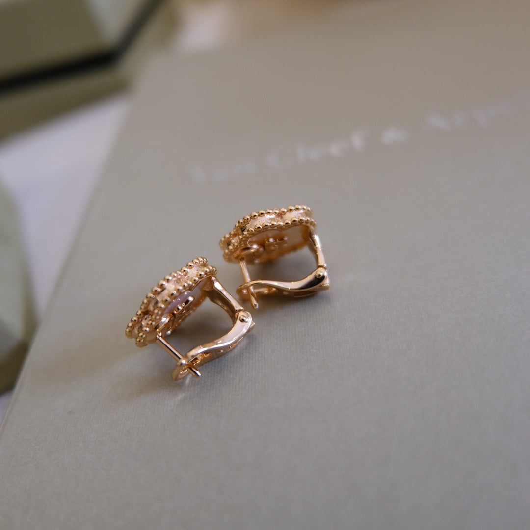 [Solara Jewelry]LUCKY WHITE MOP EARRINGS