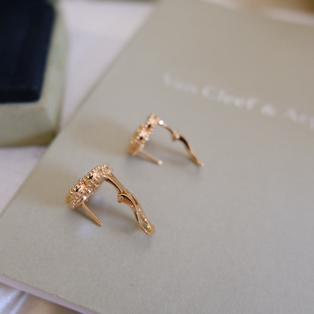[Solara Jewelry]LUCKY WHITE MOP EARRINGS