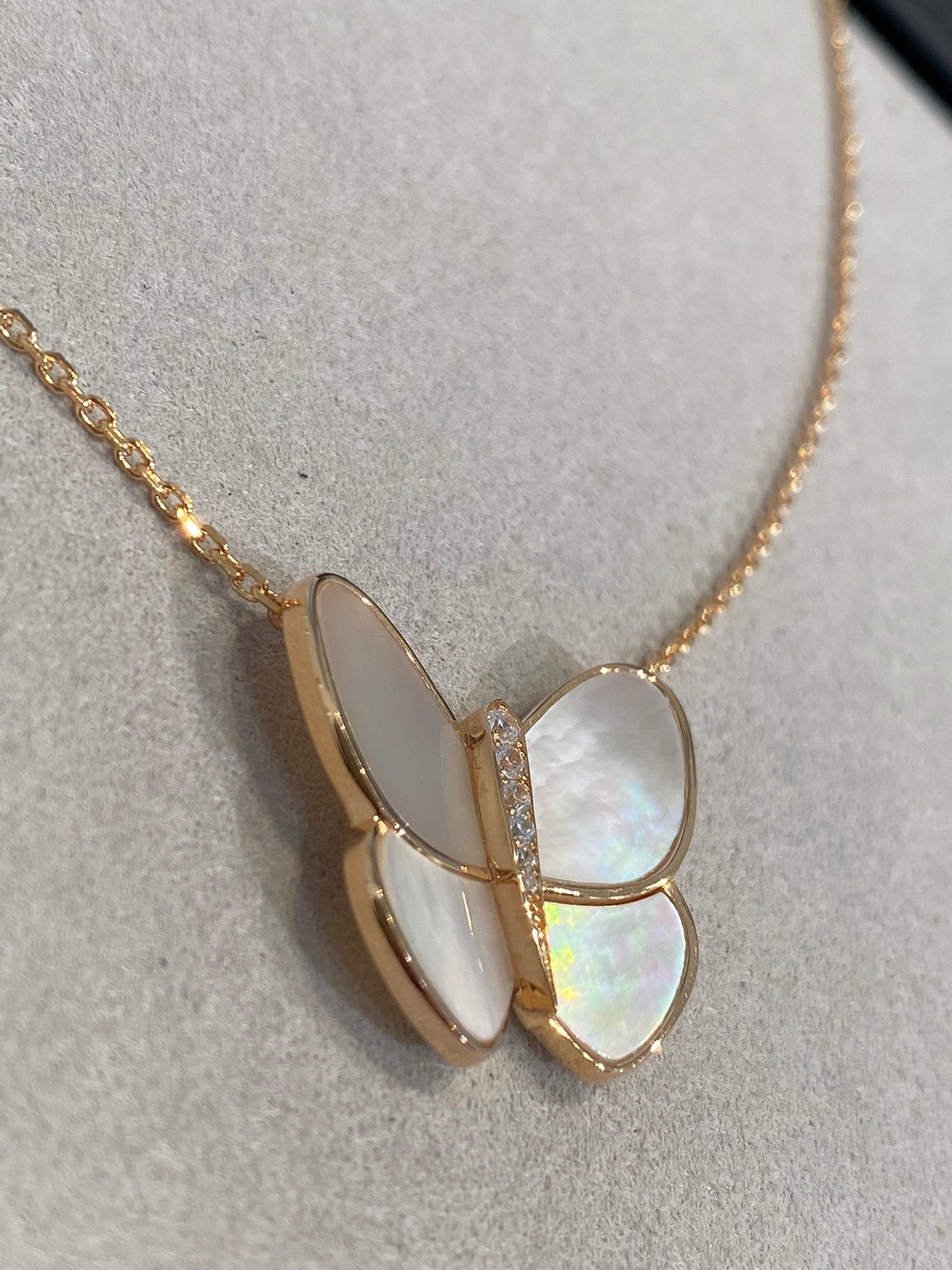 [Solara Jewelry]BUTTERFLY GOLD MOP DIAMOND NECKLACE