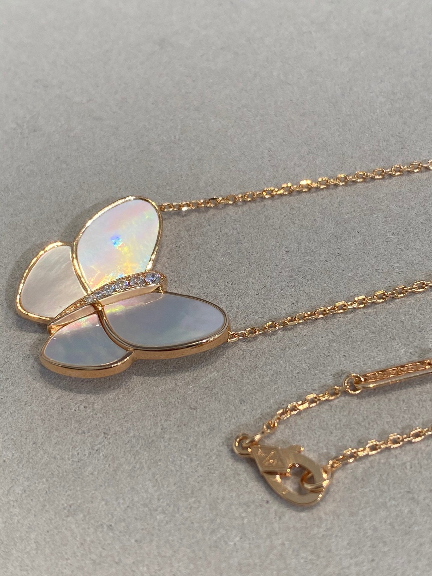 [Solara Jewelry]BUTTERFLY GOLD MOP DIAMOND NECKLACE