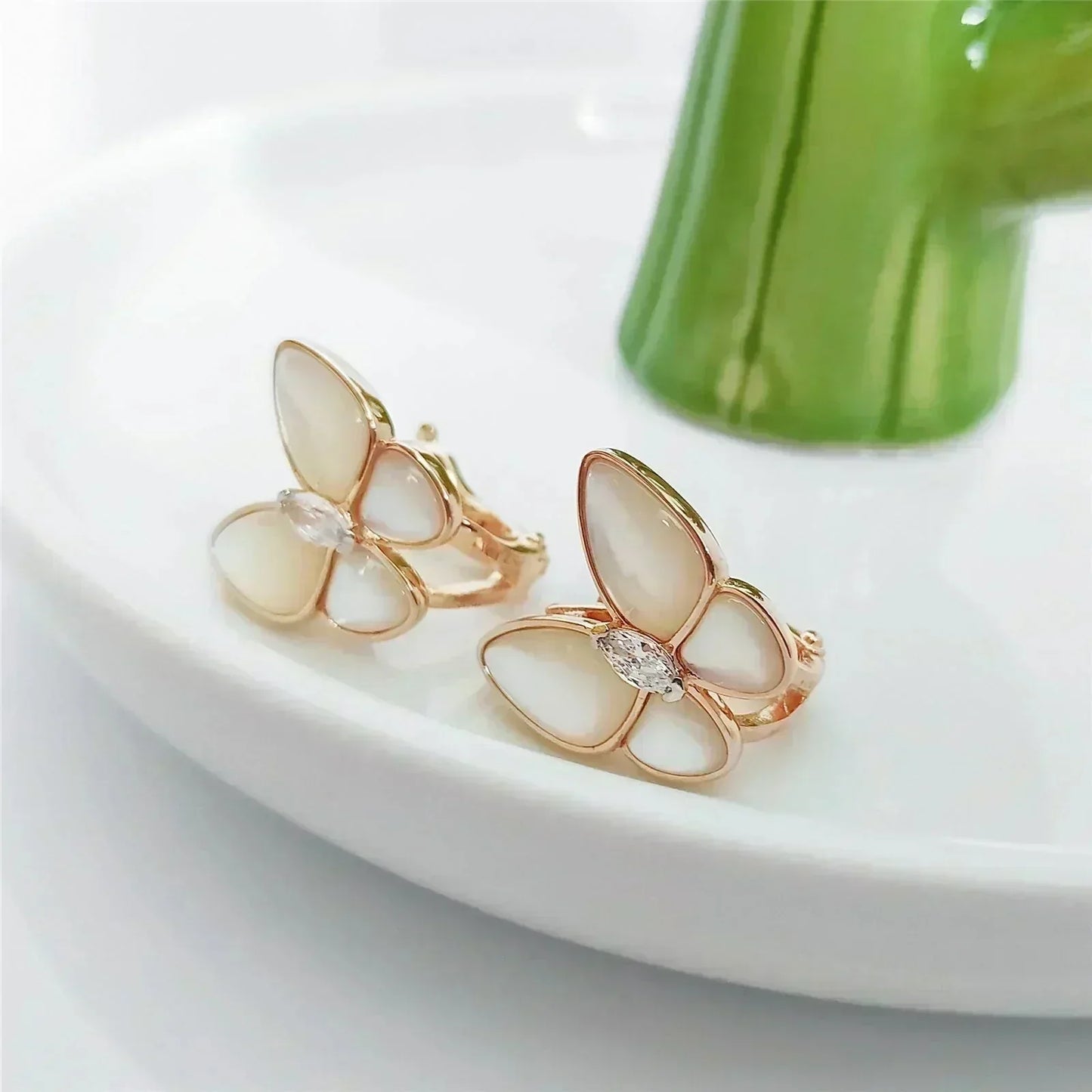 [Solara Jewelry]BUTTERFLY MOP DIAMOND EARRINGS