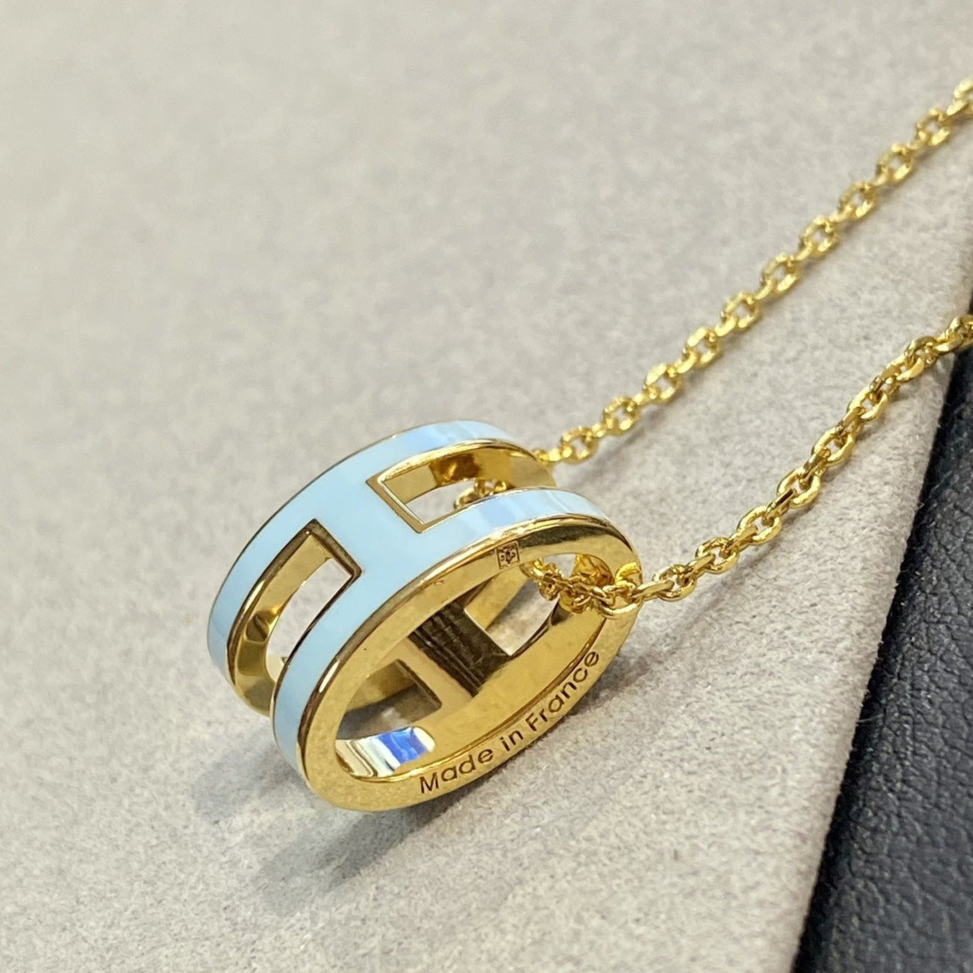 [Solara Jewelry]POP H LIGHT BLUE NECKLACE