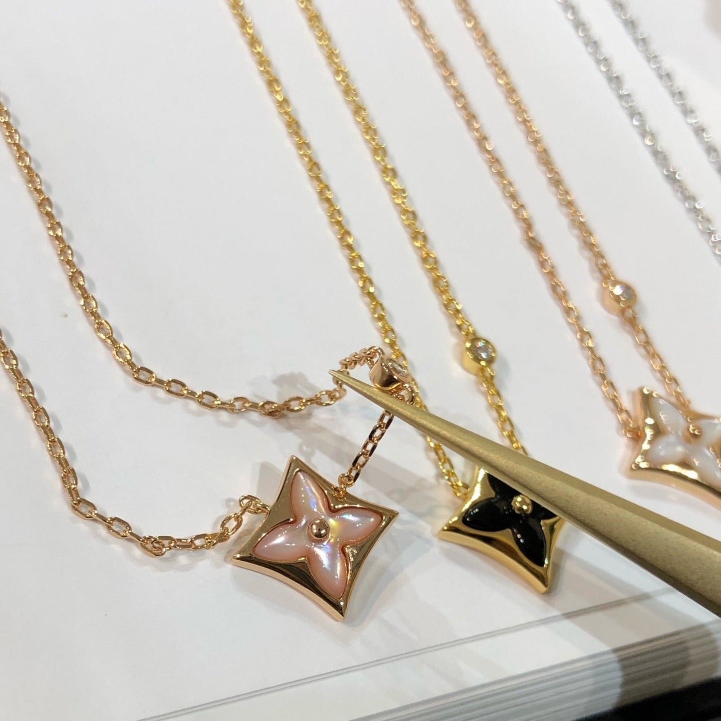 [Solara Jewelry]STAR BLACK MOP NECKLACE