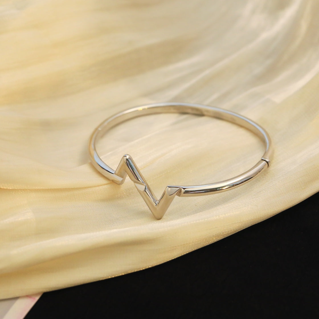 [Solara Jewelry]VOLTE UPSITE DOWN BRACELET