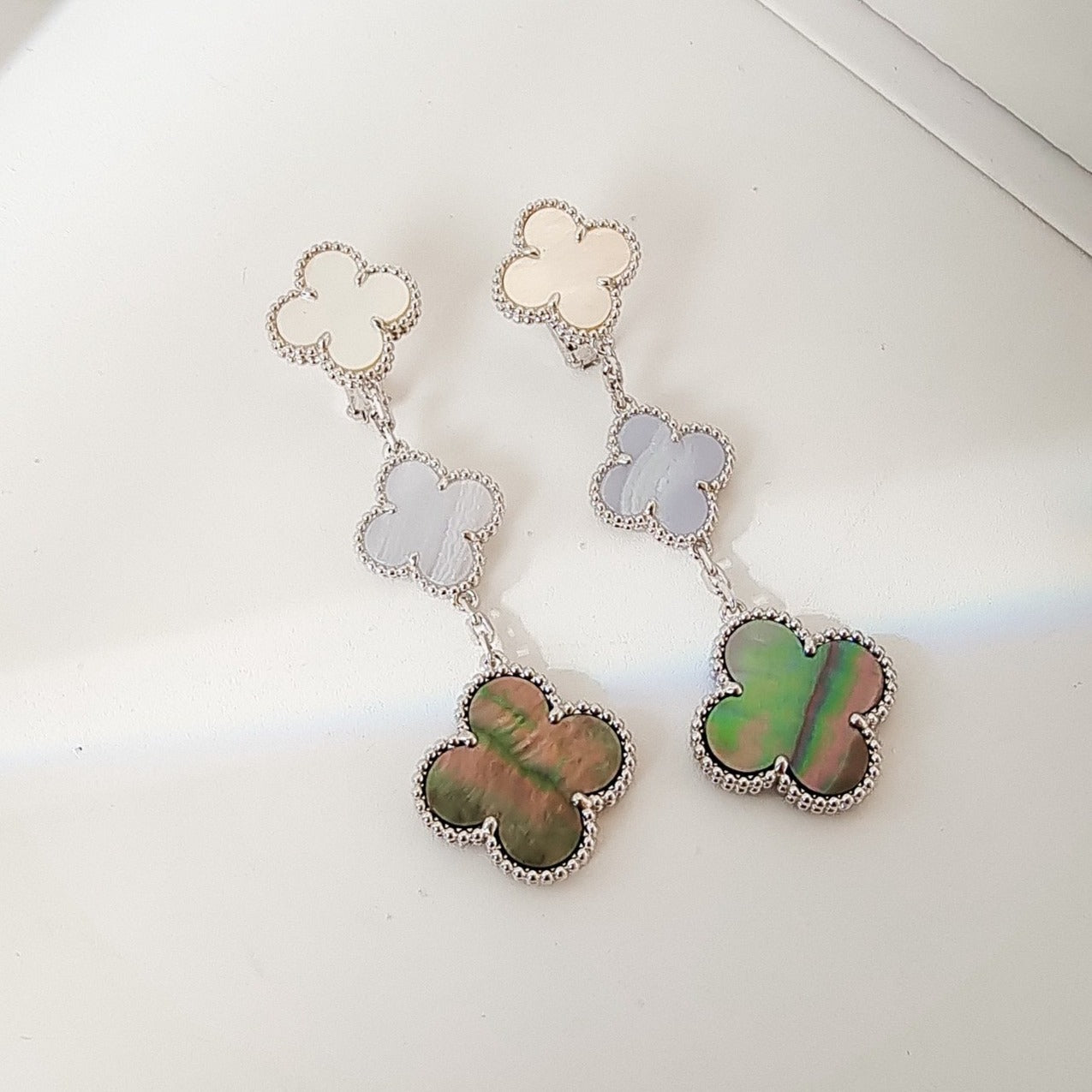 [Solara Jewelry]CLOVER 3 MOTIFS CHALCEDONY DARK MOP SILVER EARRINGS