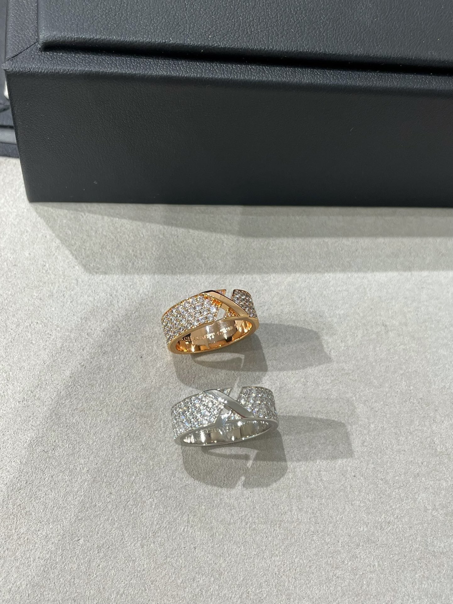 [Solara Jewelry]LIENS EVIDENCE  DIAMOND PAVED RING