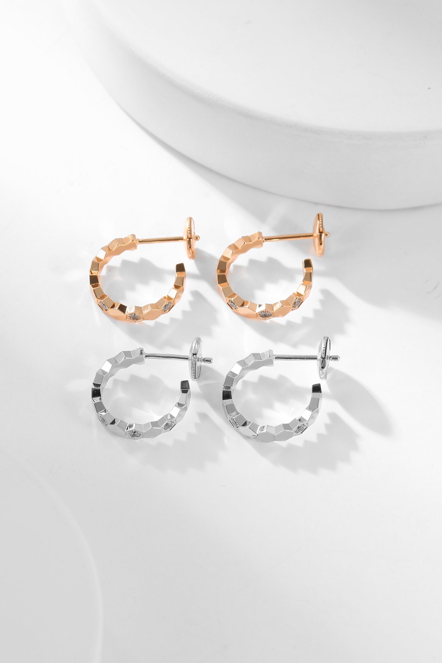[Solara Jewelry]BEE LOVE DIAMOND HOOP EARRINGS