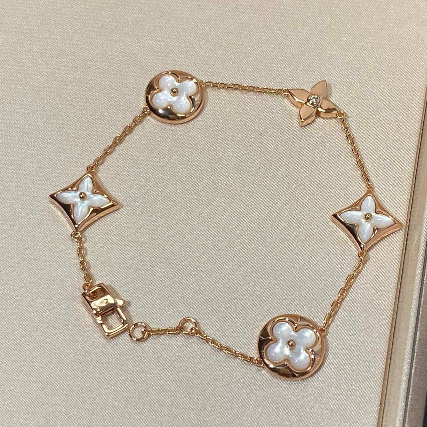 [Solara Jewelry]STAR AND SUN 5 MOTIF MOP PINK GOLD BRACELET
