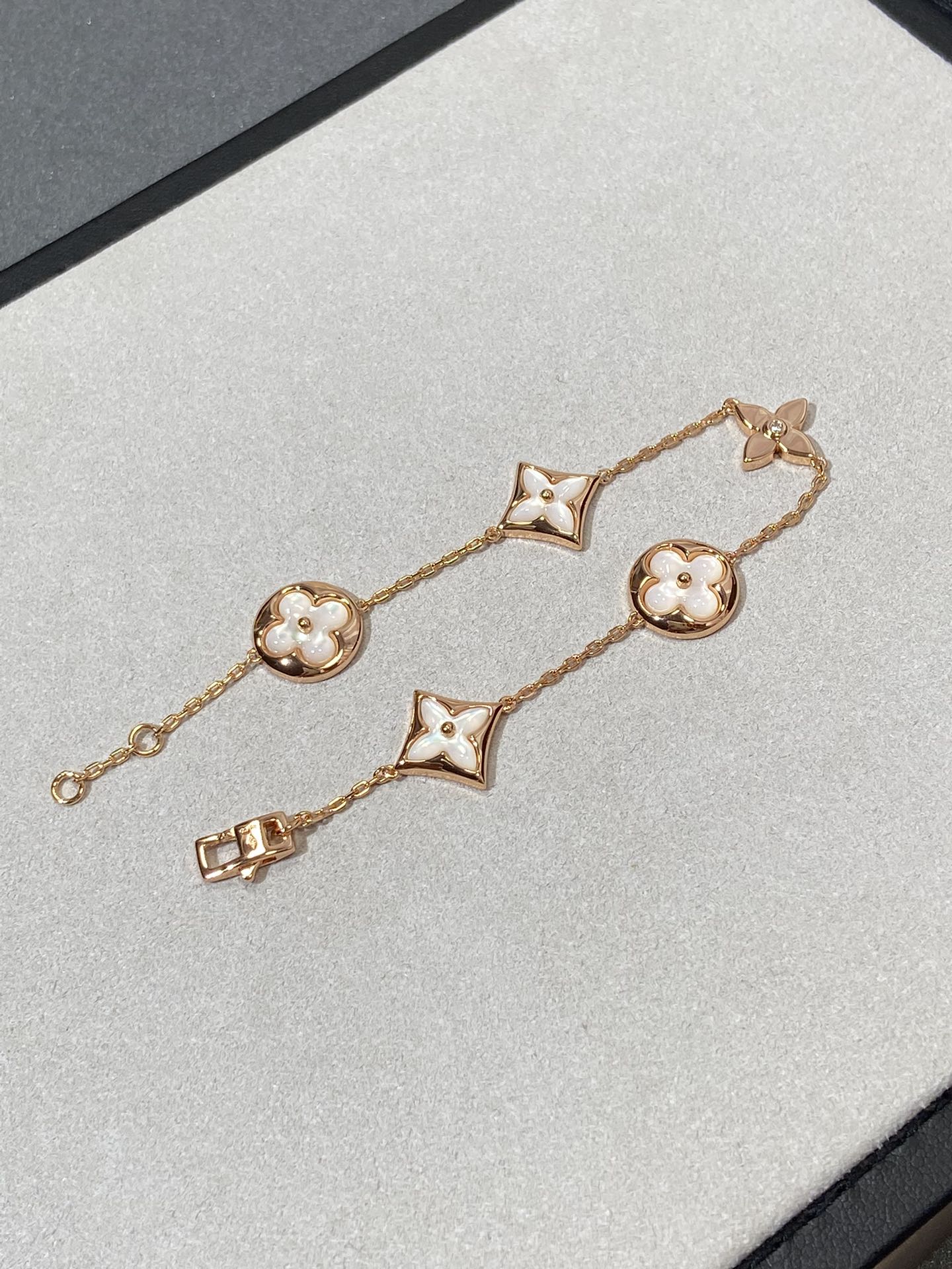 [Solara Jewelry]STAR AND SUN 5 MOTIF MOP PINK GOLD BRACELET