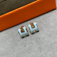 [Solara Jewelry]POP H SKY BLUE STUD EARRINGS