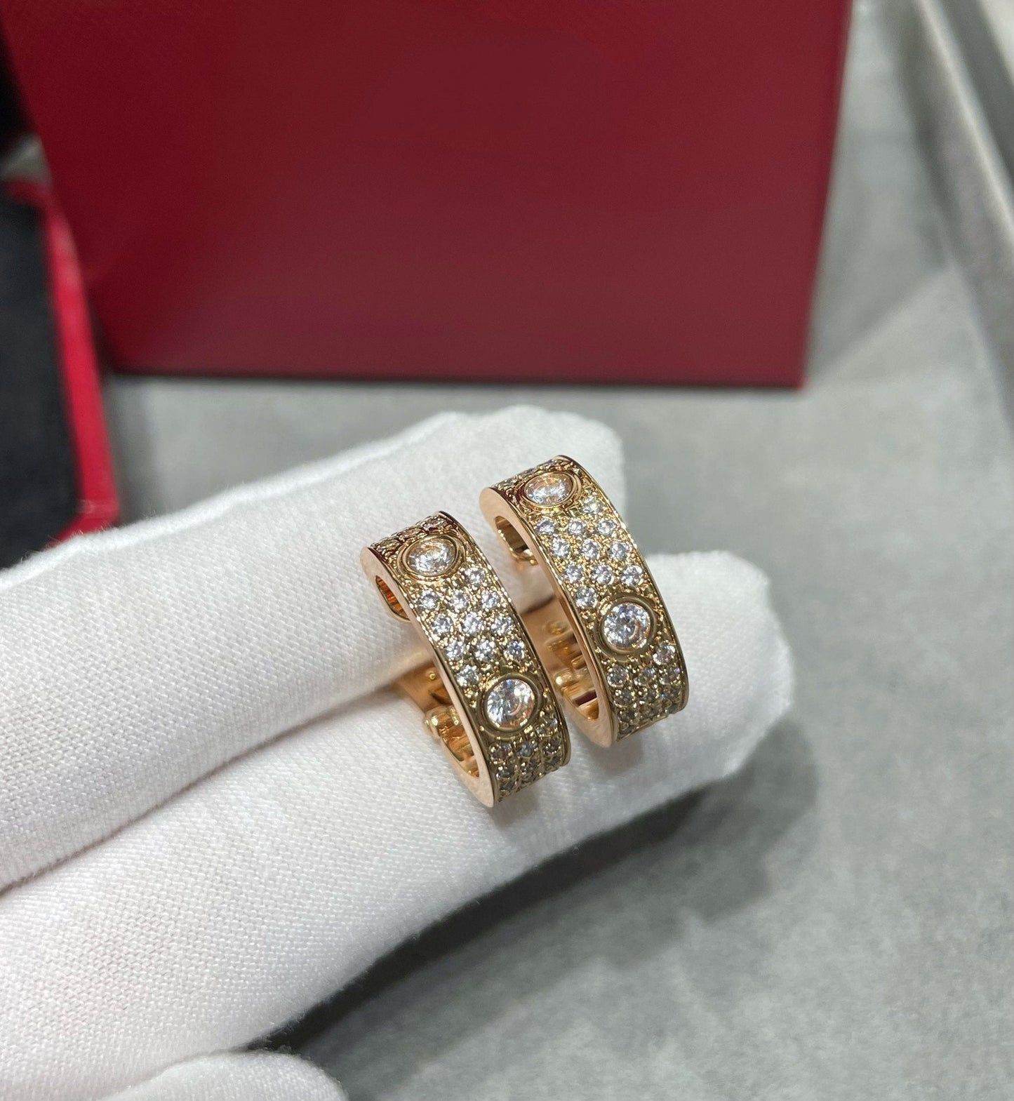 [Solara Jewelry]LOVE 5.5MM DIAMOND PAVED EARRINGS