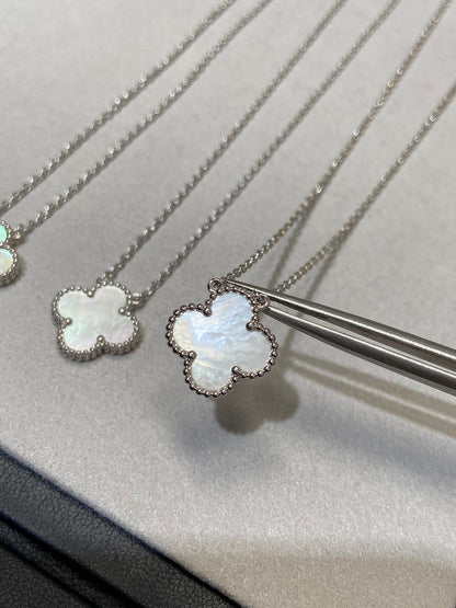 [Solara Jewelry]CLOVER MEDIUM SILVER WHITE MOP NECKLACE