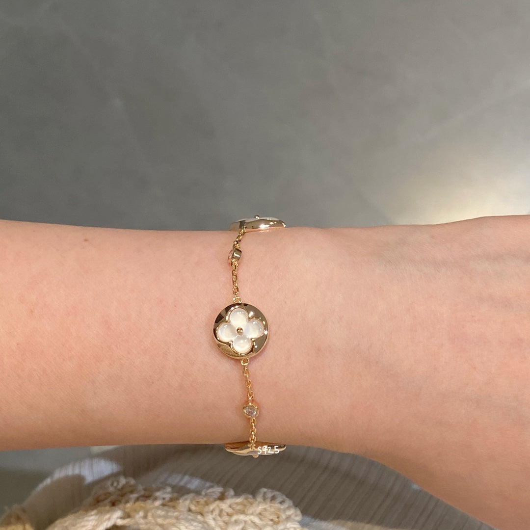 [Solara Jewelry]STAR AND SUN 4 MOTIF WHITE MOP PINK GOLD BRACELET