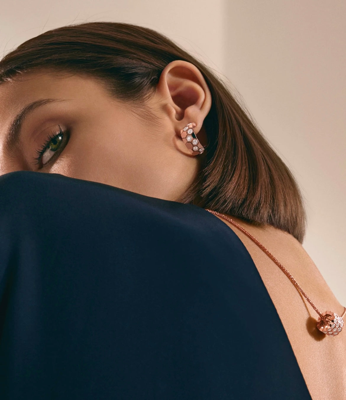 [Solara Jewelry]BEE LOVE DIAMOND HOOP EARRINGS