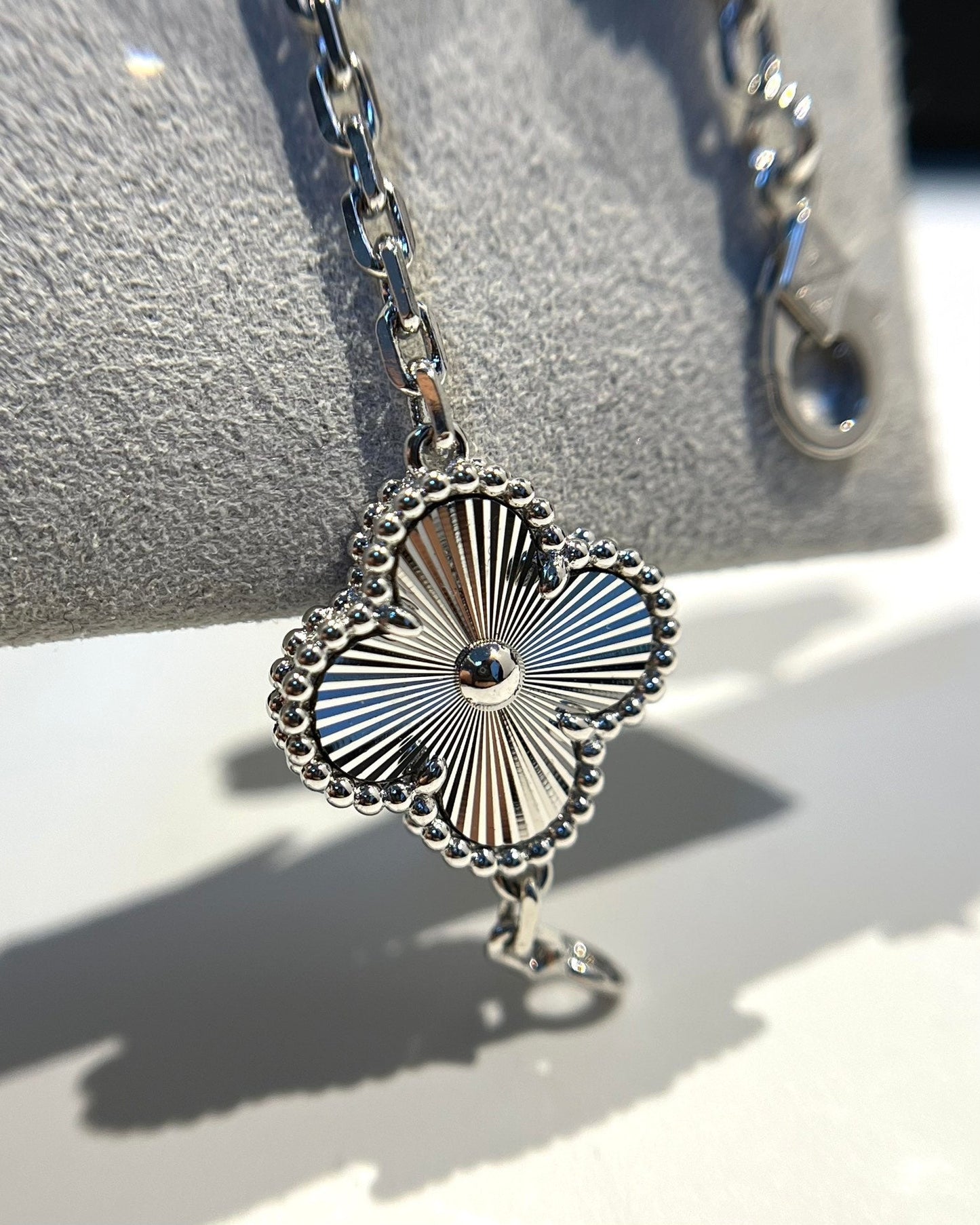 [Solara Jewelry]CLOVER 5 MOTIF SILVER DIAMOND BRACELET