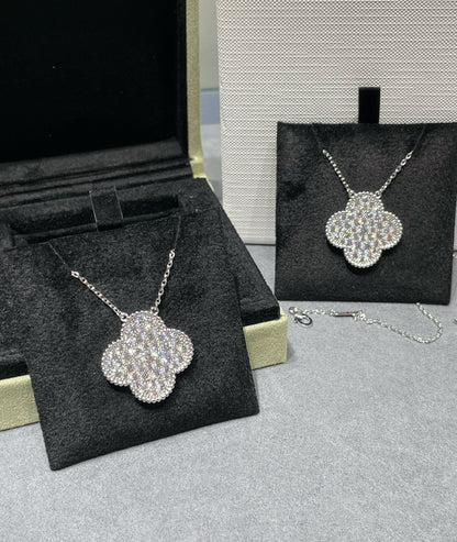 [Solara Jewelry]CLOVER 25MM LARGE PENDANT DIAMOND PAVED SILVER NECKLACE