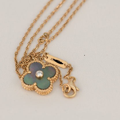 [Solara Jewelry]CLOVER 15MM DIAMOND AND MOTHER-OF-GREY NECKLACE