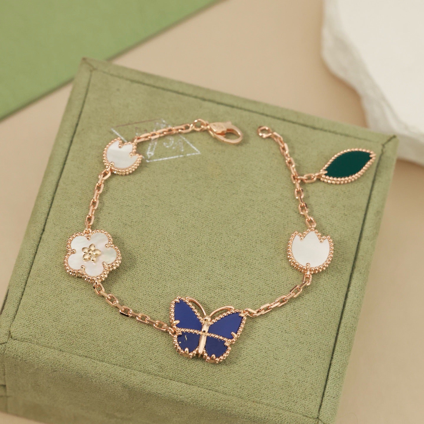 [Solara jewelry]LUCKY SPRING BUTTERFLY 5 MOTIF BRACELET