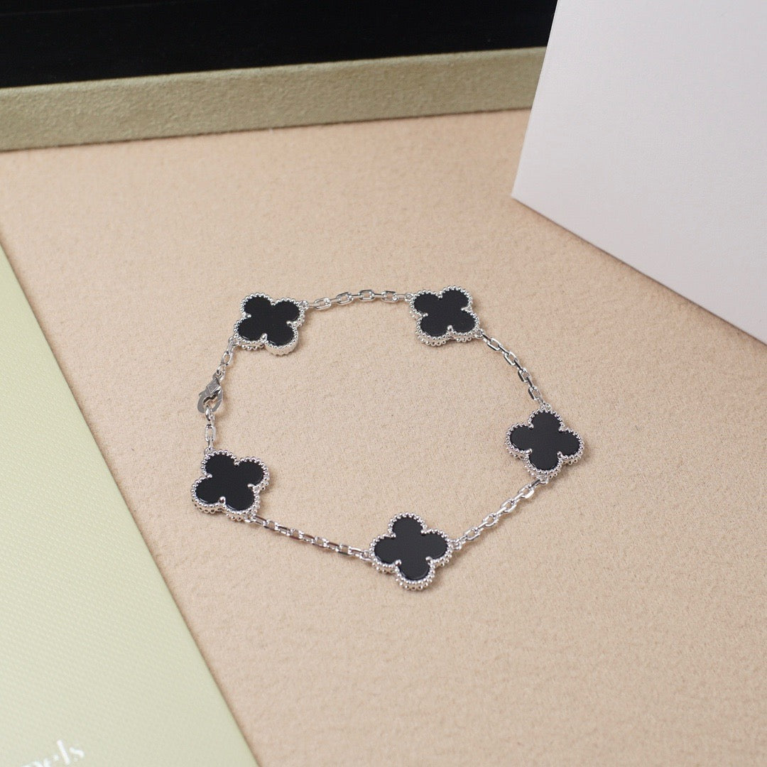 [Solara Jewelry]CLOVER 5 MOTIF ONYXS  BRACELET SILVER